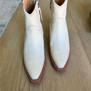 Techovas White Leather Western Boots- BRAND NEW NEVER WORN